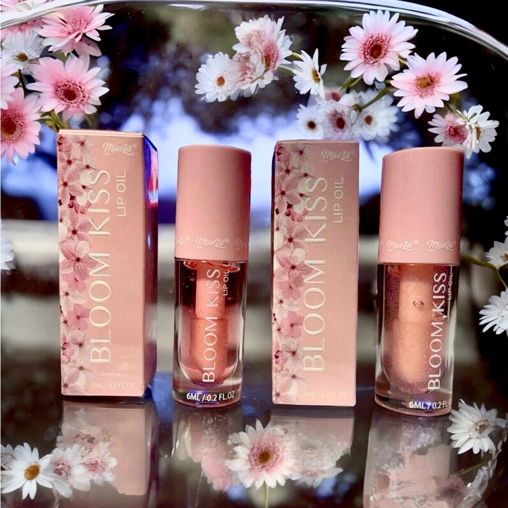LOT OF TWO (2) NEW IN BOX! BLOOM KISS LIP OILS SHADES: MIA & ARIA NIB!